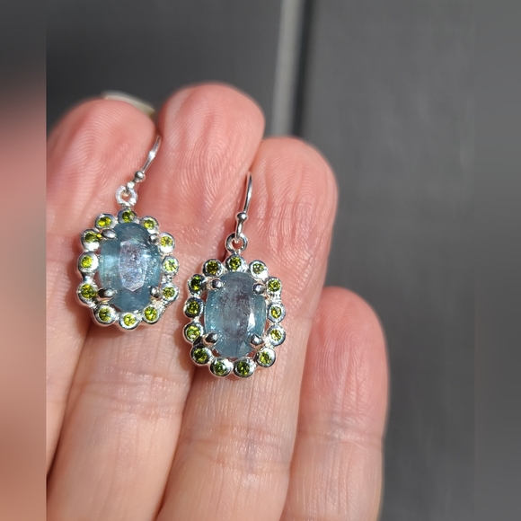 Kyanite 6k each & Peridot Sterling earrings - Picture 6 of 7
